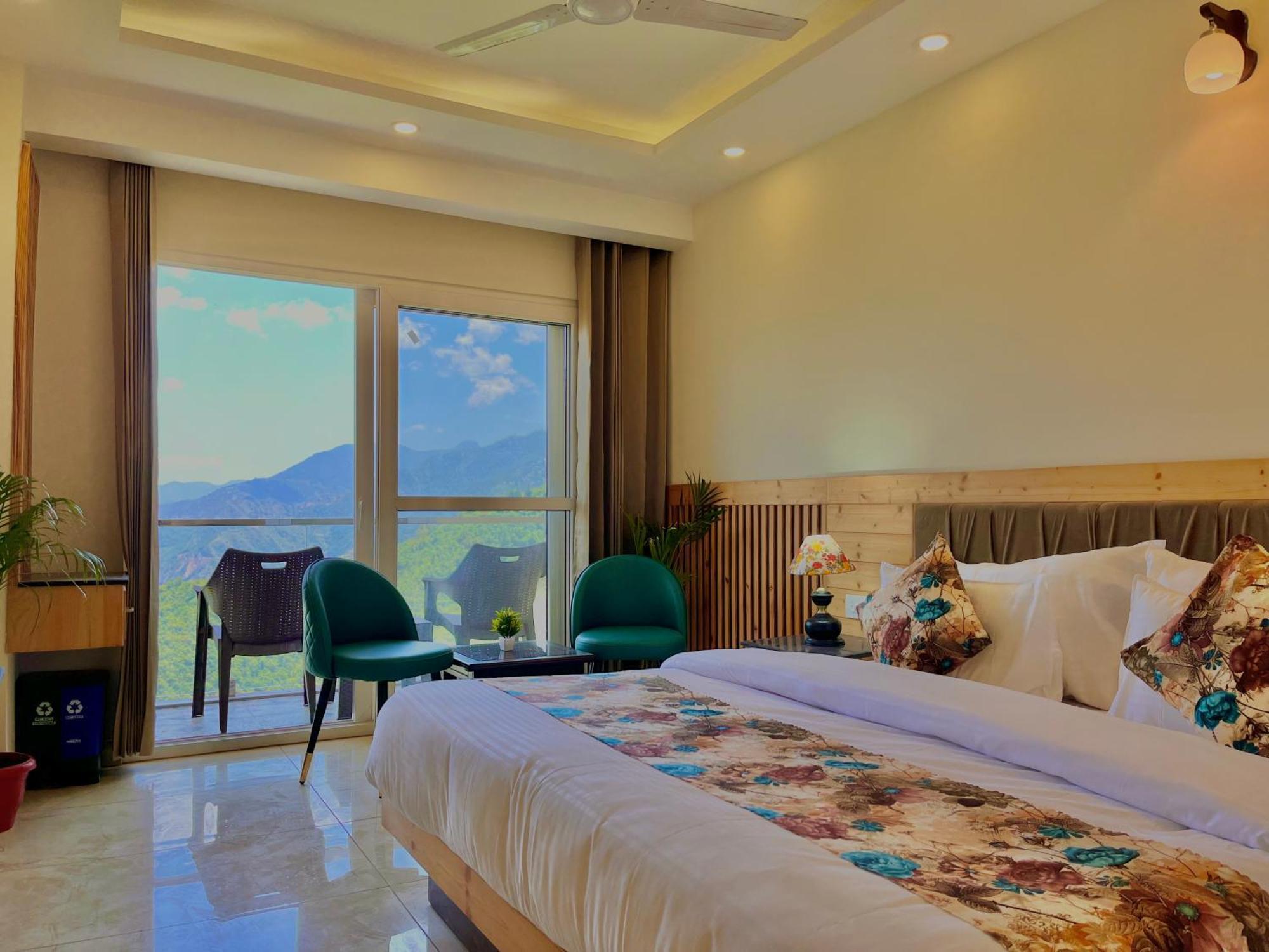 Hotel Pinerock Resort Best Selling Property In Mussoorie ! Luxury Rooms ! Mountain View ! Open Terrace ! Cafe ! Parking ! Mussoorie