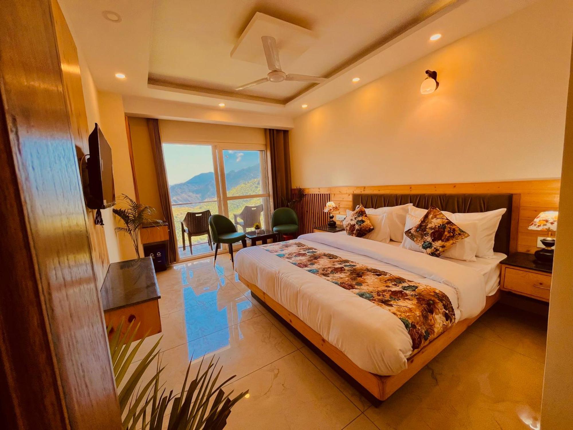 Pinerock Resort Best Selling Property In Mussoorie ! Luxury Rooms ! Mountain View ! Open Terrace ! Cafe ! Parking ! Hotel