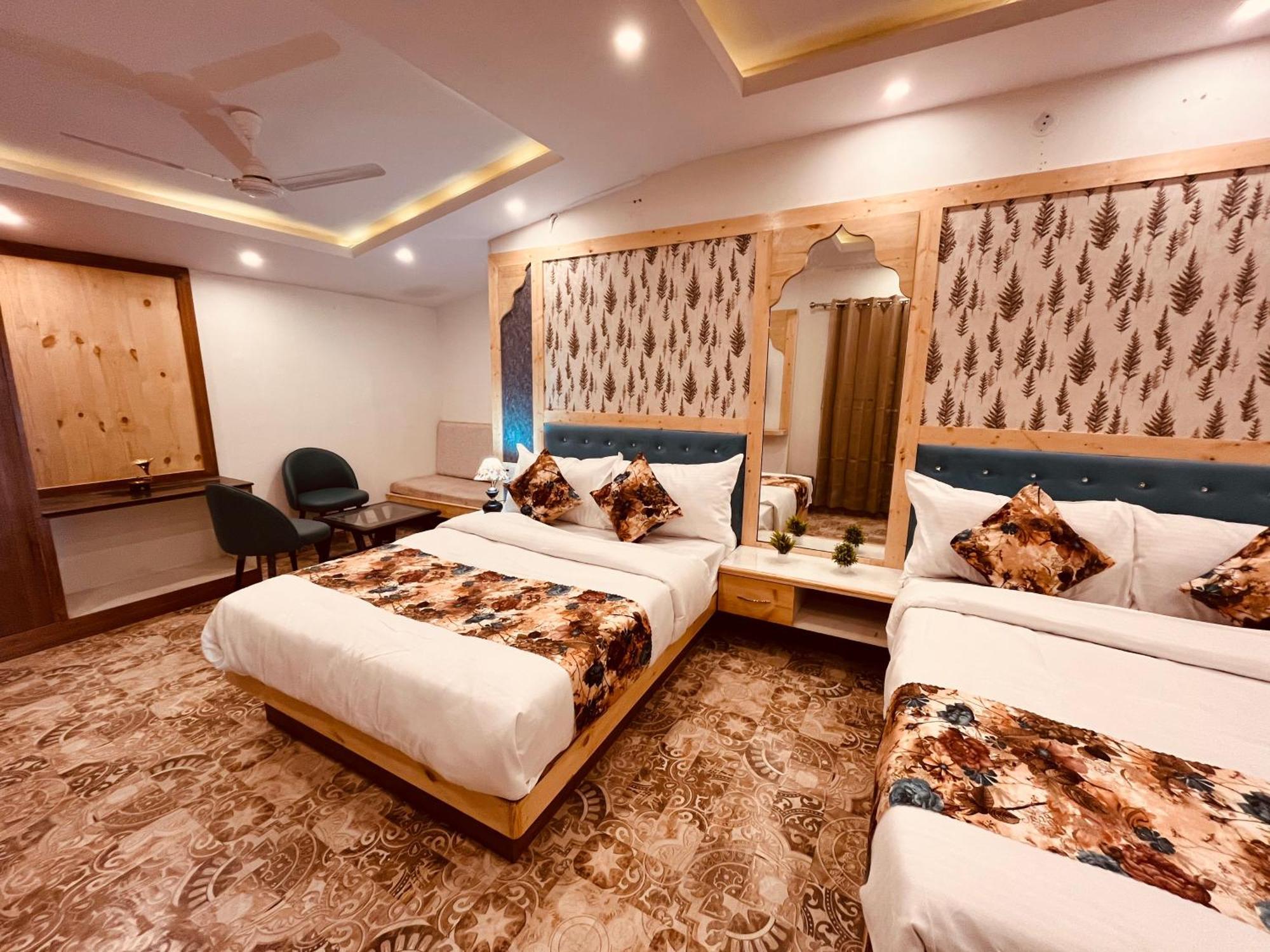 Hotel Pinerock Resort Best Selling Property In Mussoorie ! Luxury Rooms ! Mountain View ! Open Terrace ! Cafe ! Parking ! Mussoorie