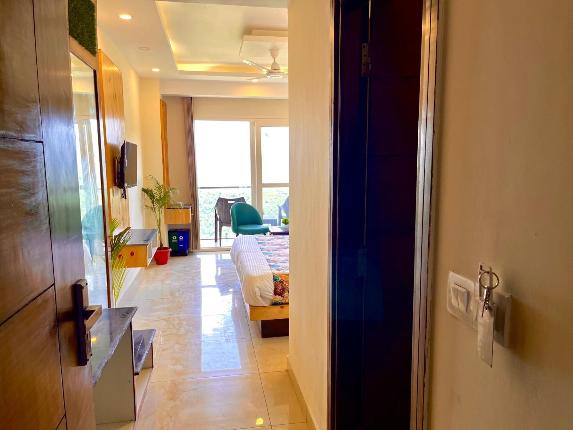 Pinerock Resort Best Selling Property In Mussoorie ! Luxury Rooms ! Mountain View ! Open Terrace ! Cafe ! Parking !