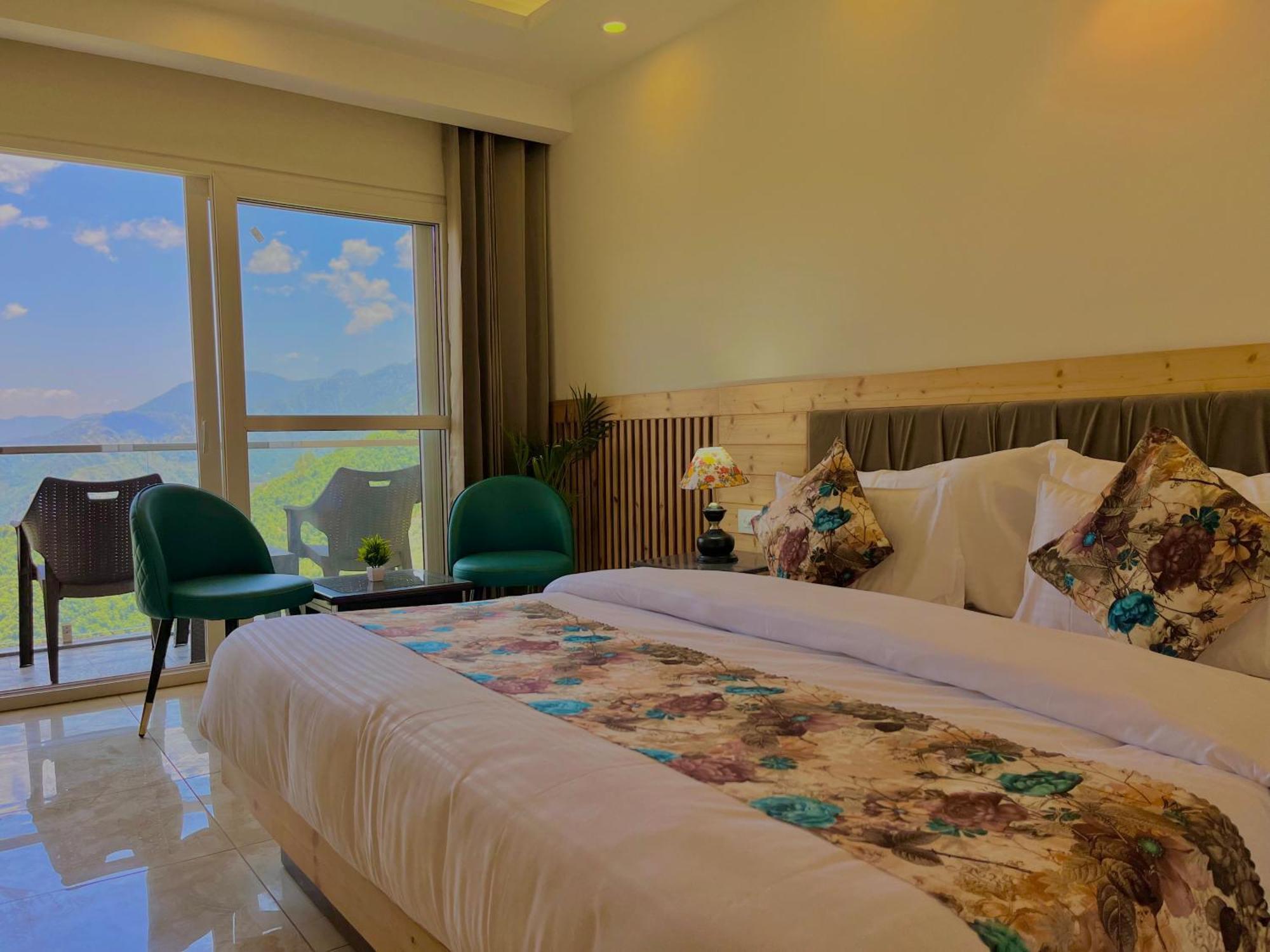 Hotel Pinerock Resort Best Selling Property In Mussoorie ! Luxury Rooms ! Mountain View ! Open Terrace ! Cafe ! Parking !
