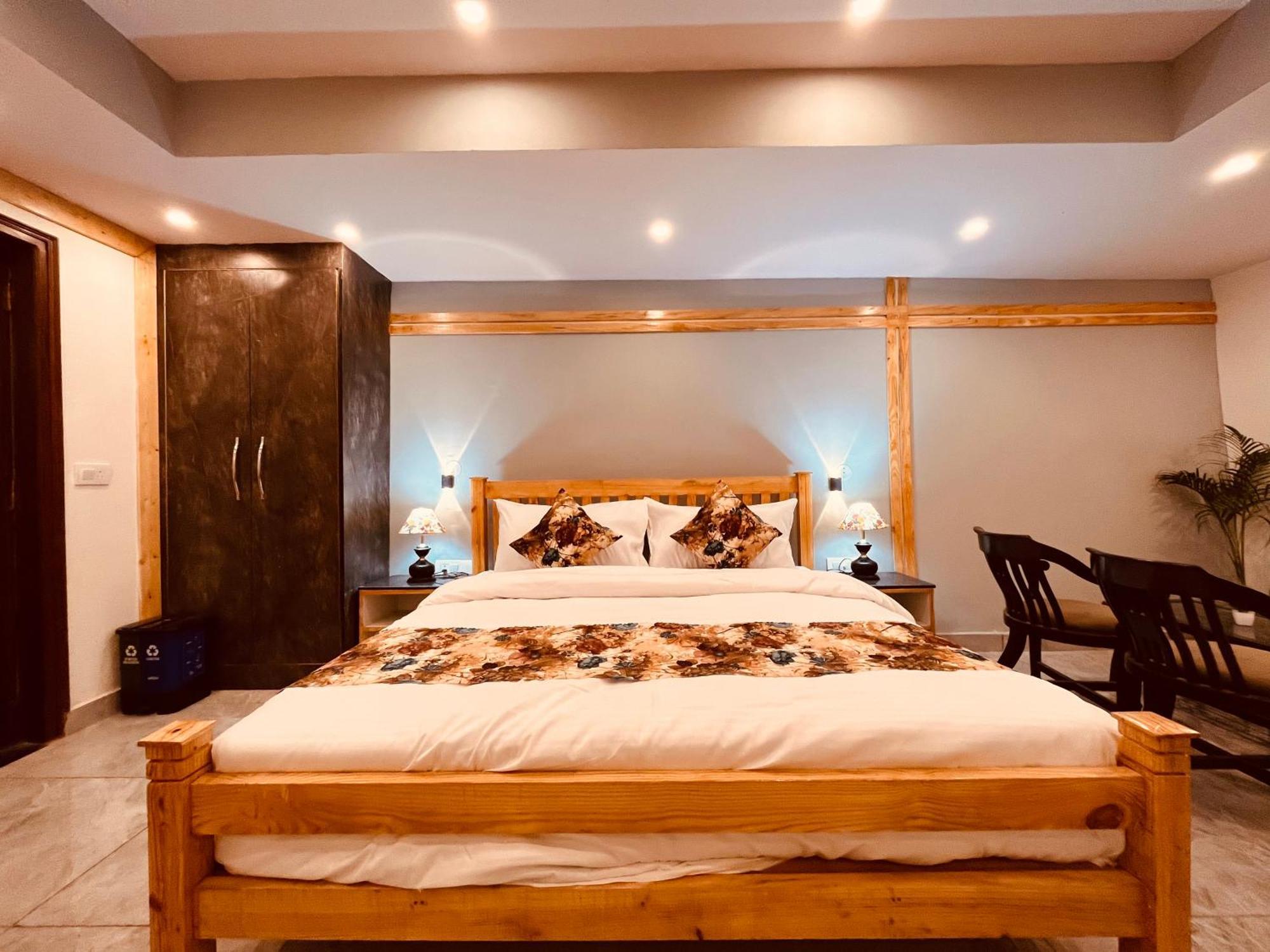Hotel Pinerock Resort Best Selling Property In Mussoorie ! Luxury Rooms ! Mountain View ! Open Terrace ! Cafe ! Parking ! 4*