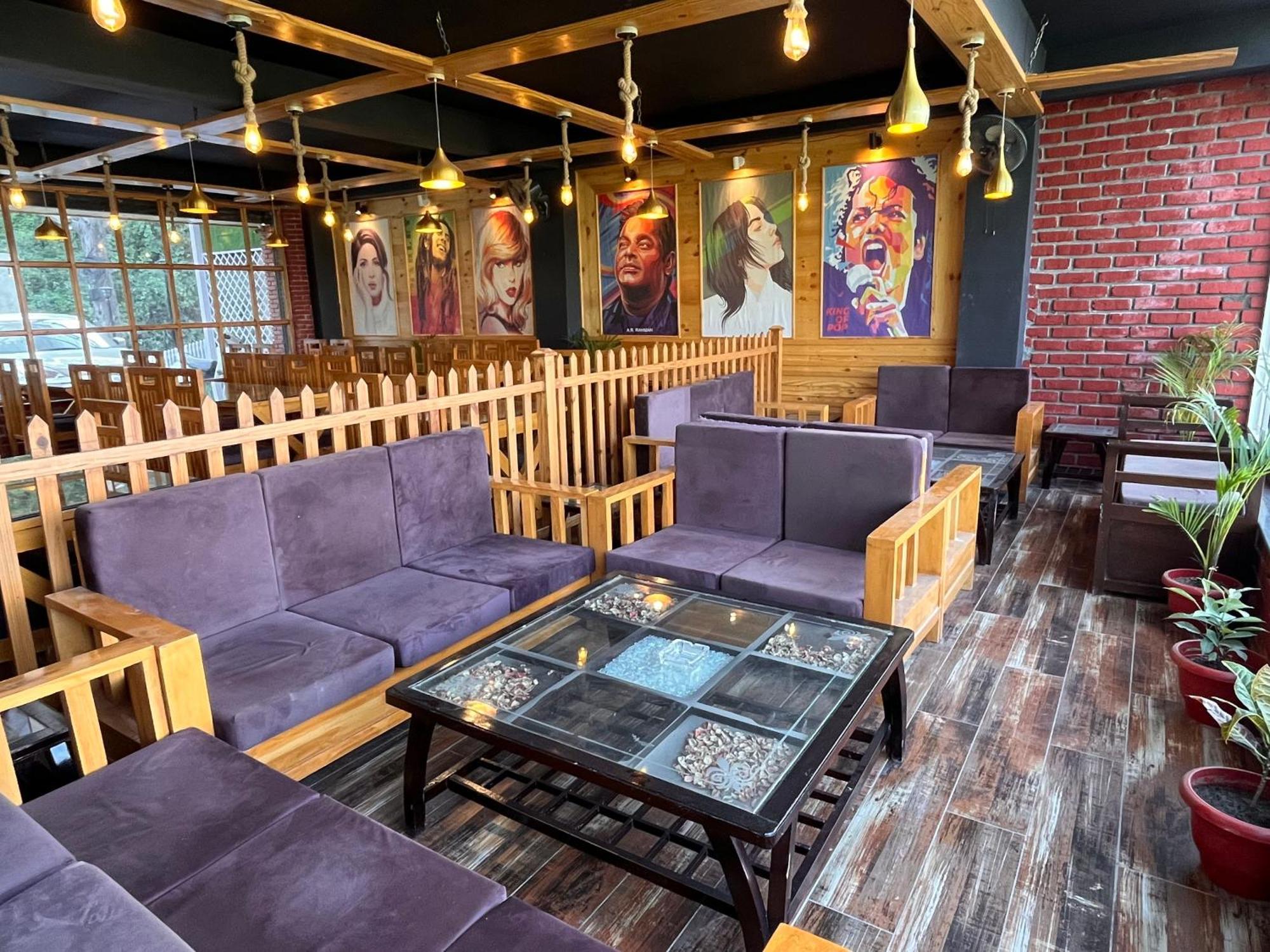 Pinerock Resort Best Selling Property In Mussoorie ! Luxury Rooms ! Mountain View ! Open Terrace ! Cafe ! Parking ! Hotel 4*