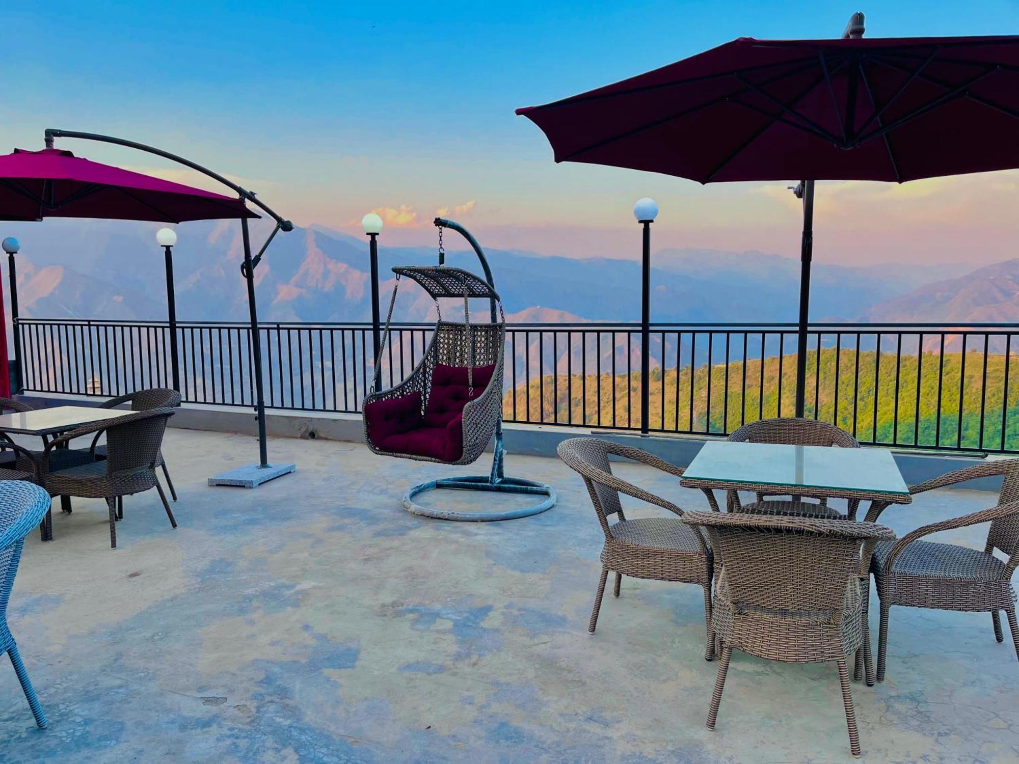 Hotel Pinerock Resort Best Selling Property In Mussoorie ! Luxury Rooms ! Mountain View ! Open Terrace ! Cafe ! Parking ! 4*