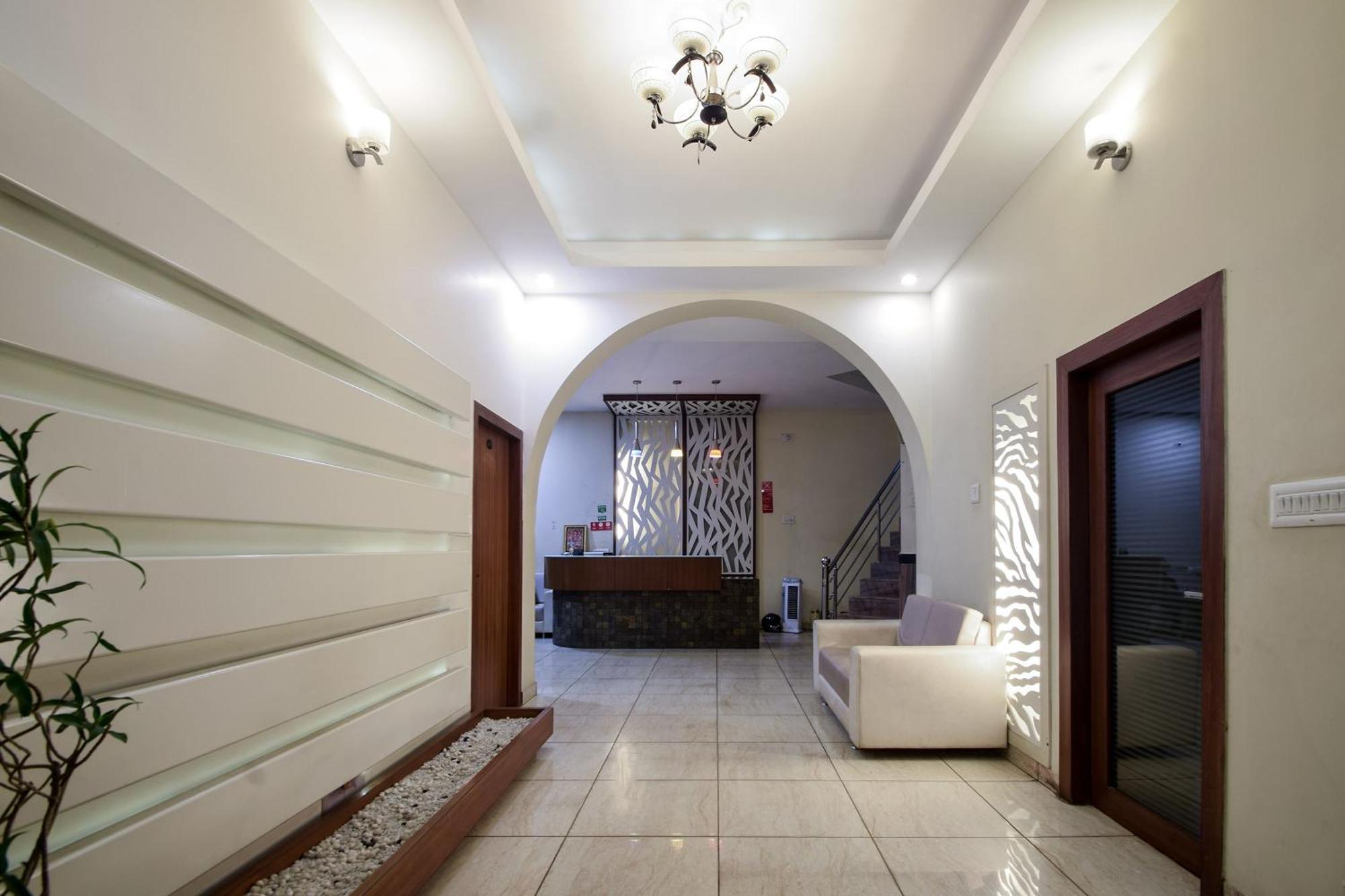 Collection O Royal Icon Hotel 3*