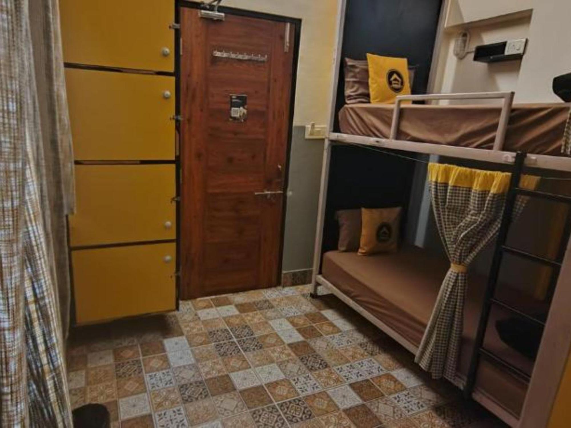 Hostel The *