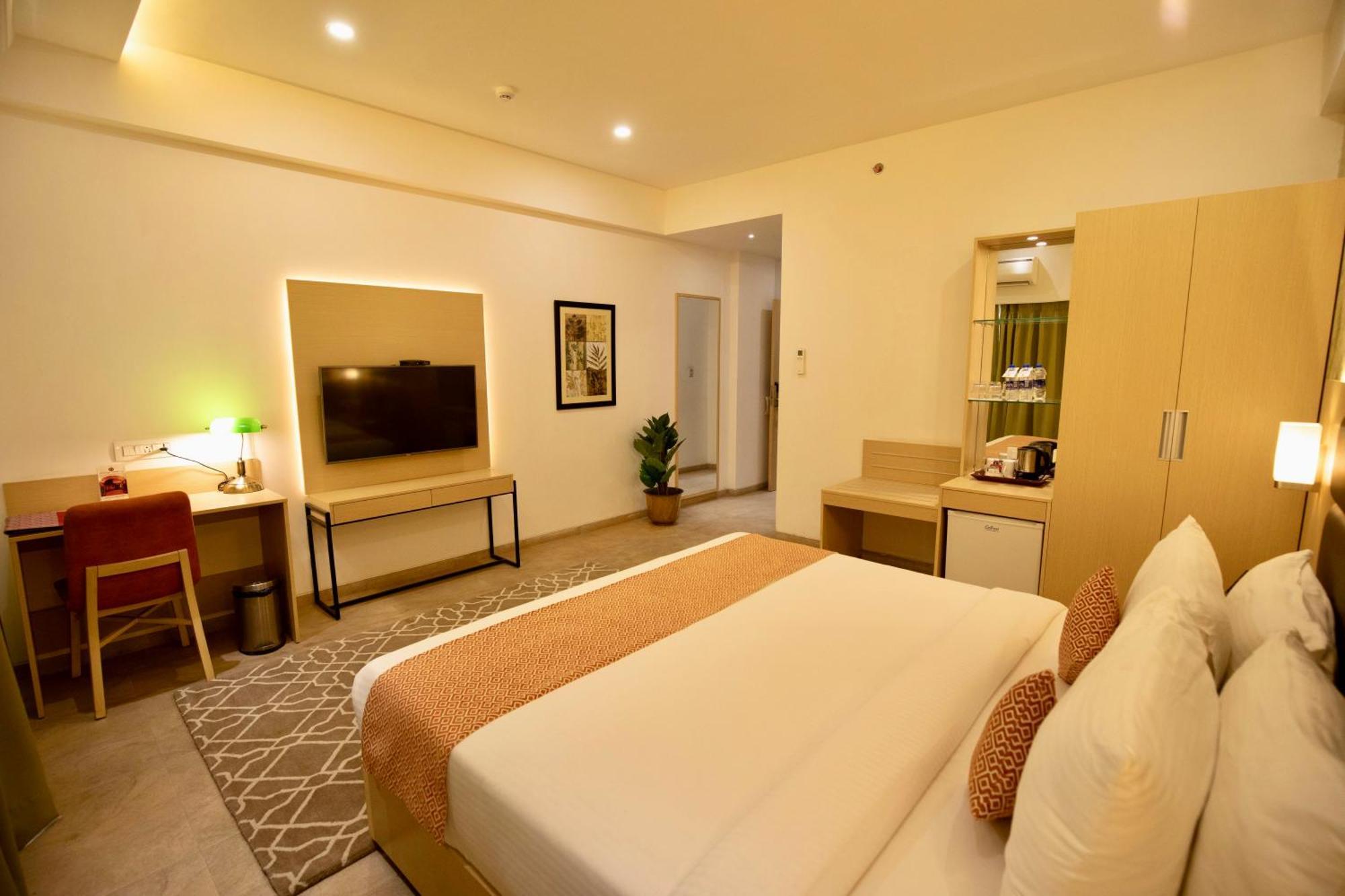 Hotel Shourya Residency