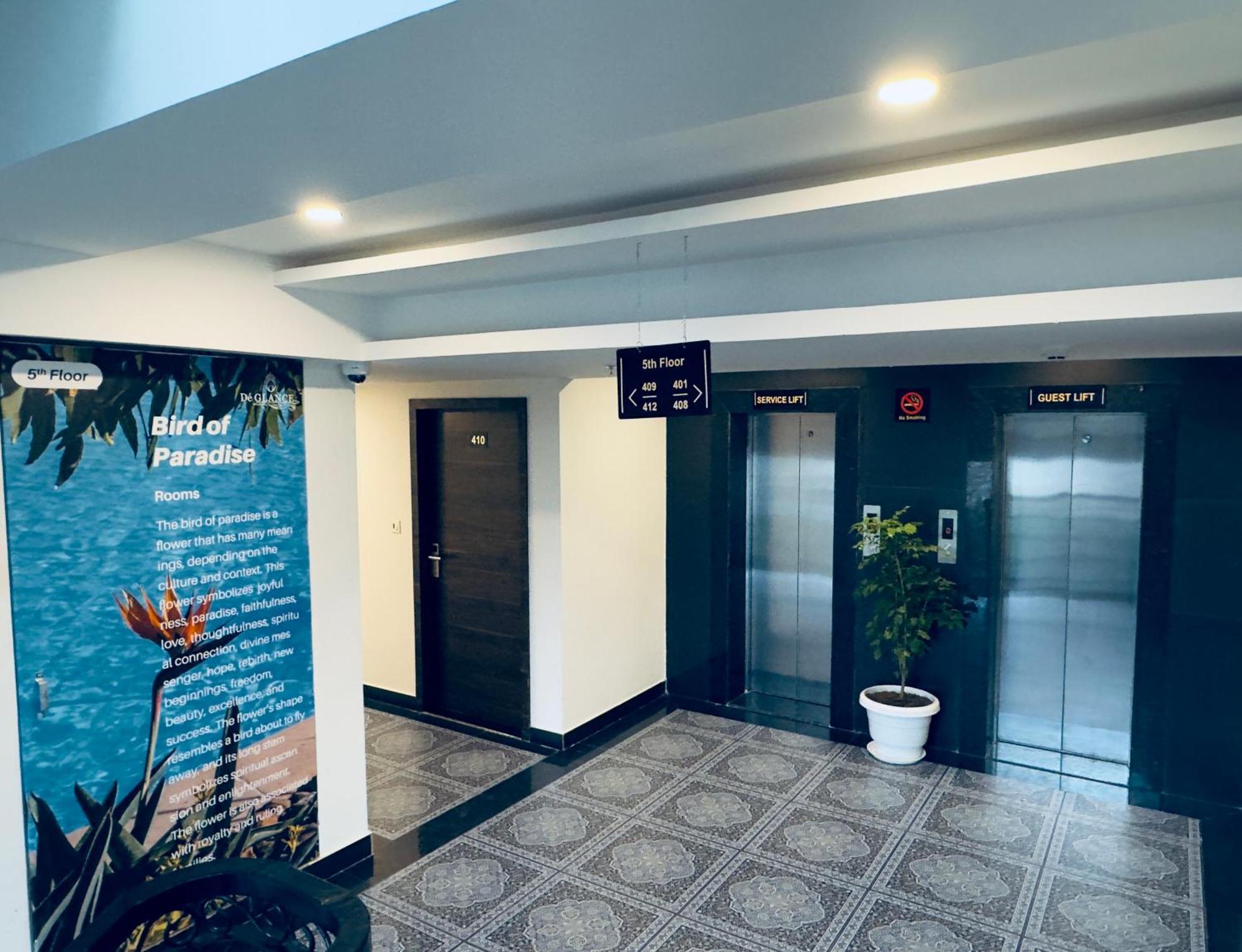 Hotel The Glance By Naina Staycation - Rooftop Swimming Pool ! Prime Location ! Awarded ! Big Parking ! *