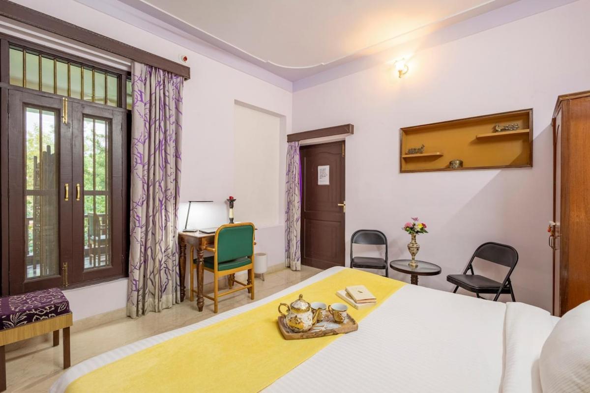 Villa Abhimanyu Mansion Emerald 1-room Retreat With Common Outdoor Dining Area & Garden *