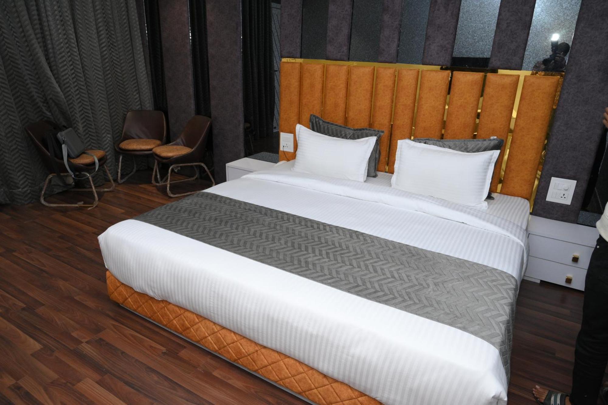 Hotel Parim Park &