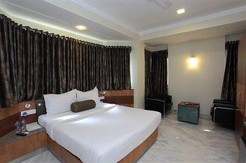 Dayal Hotel