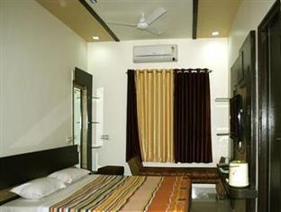 Royal Hotel