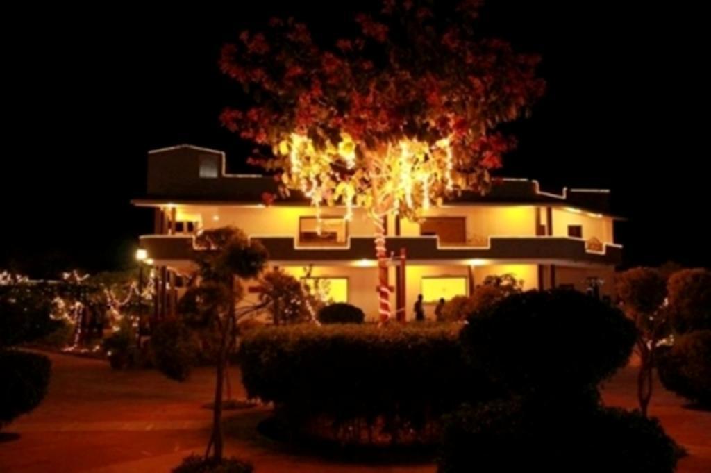 Resort Araliayas & 4*