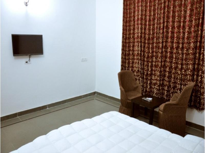 Hotel Oyo 14119 Manwar