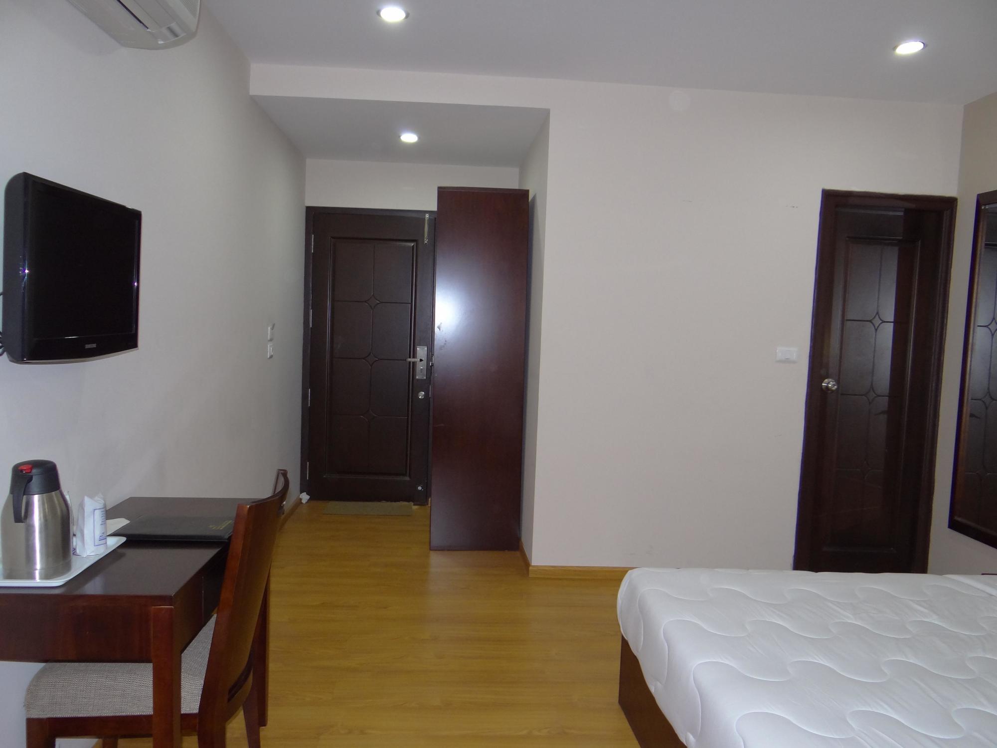 Royal Palm - A Budget In Udaipur