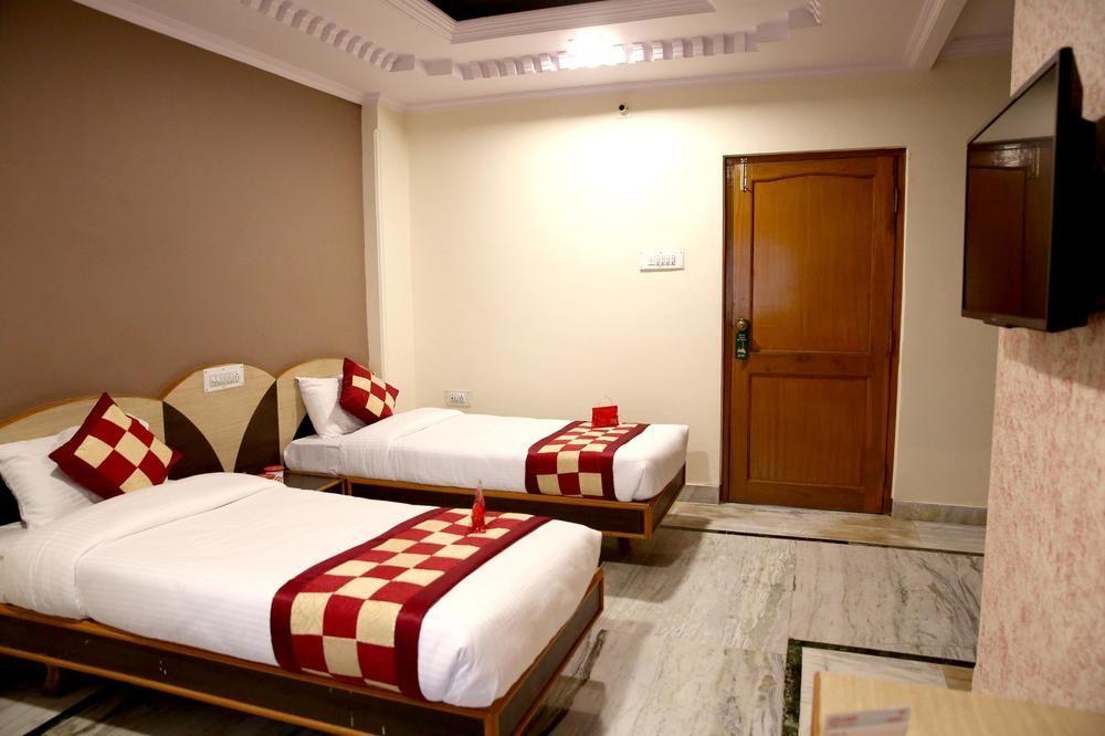 Hotel Oyo Railway Station 3*