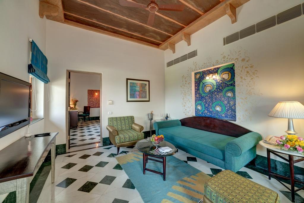 Ramada By Wyndham And 5* Udaipur