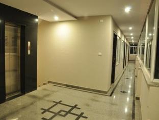 Royal Palm - A Budget In 3*