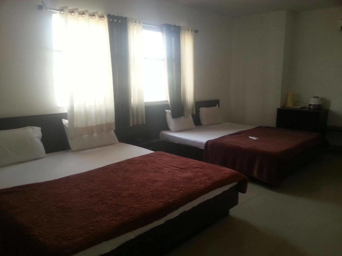 Pearl Palace 2*
