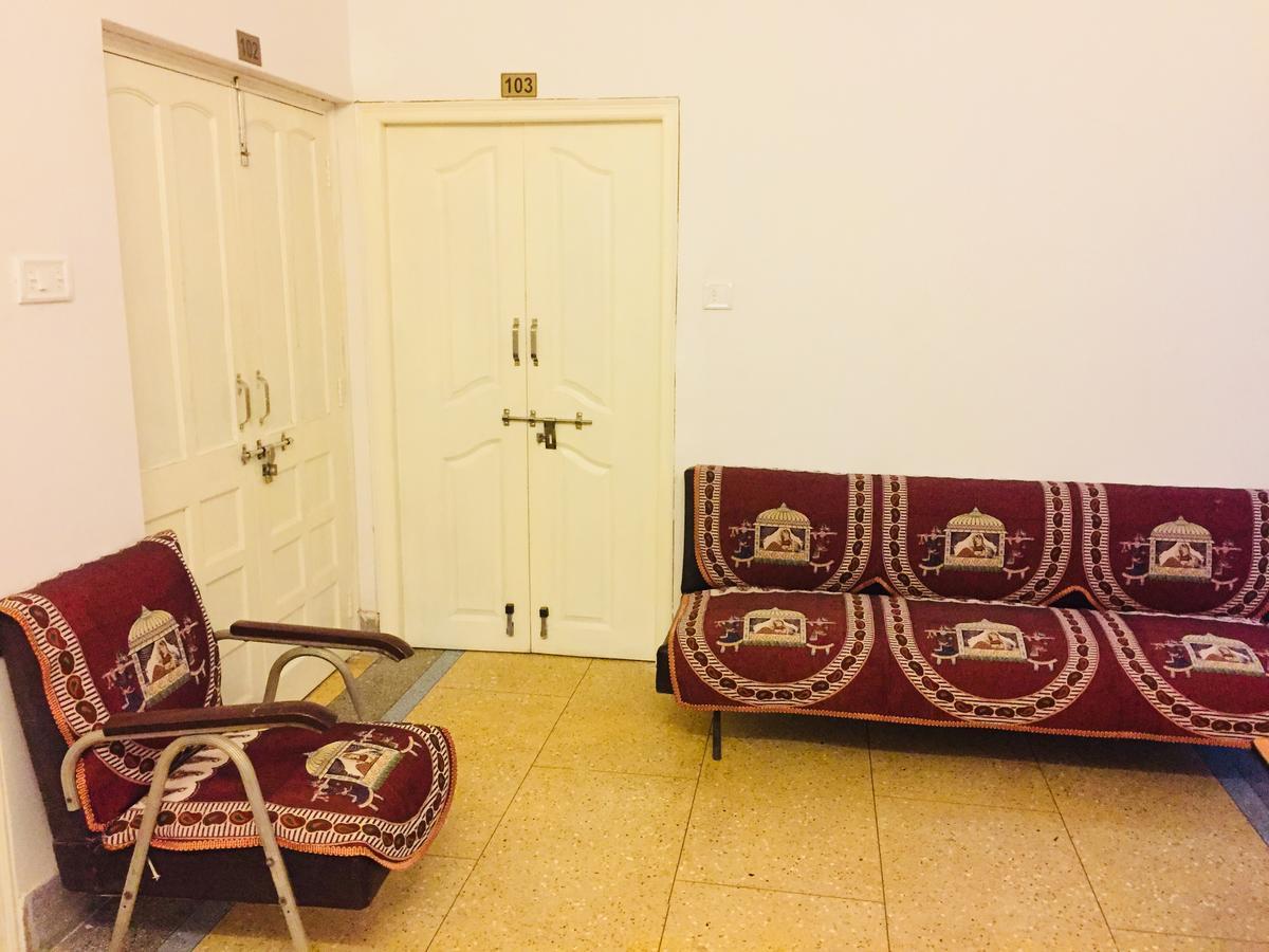Hostel Maa Ji House On Pichola *