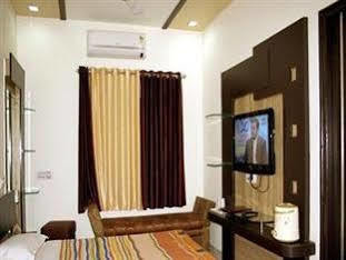 Royal 2* Udaipur