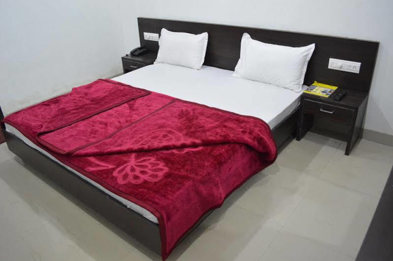 Pearl Palace 2*