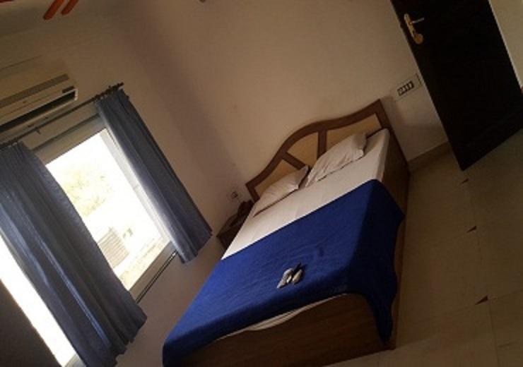Rajpal Palace Hotel *