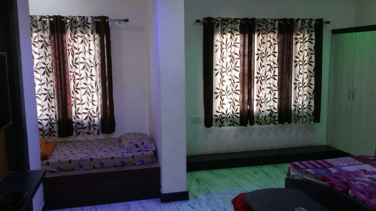 Divya Palace And Restaurant Hotel