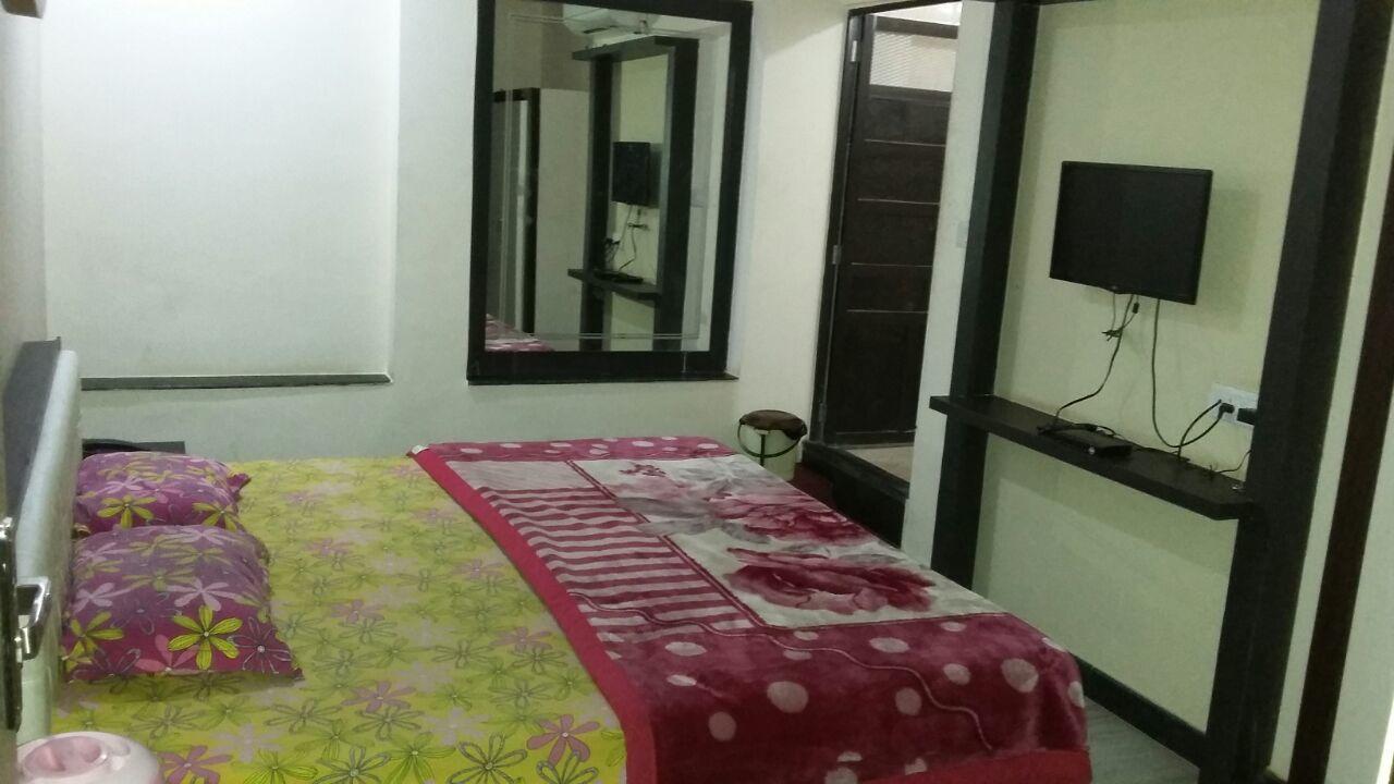 Hotel Divya Palace And Restaurant Udaipur