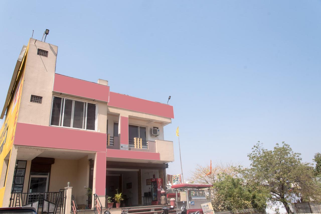 Hotel Oyo 11743 Shree Krishna Udaipur
