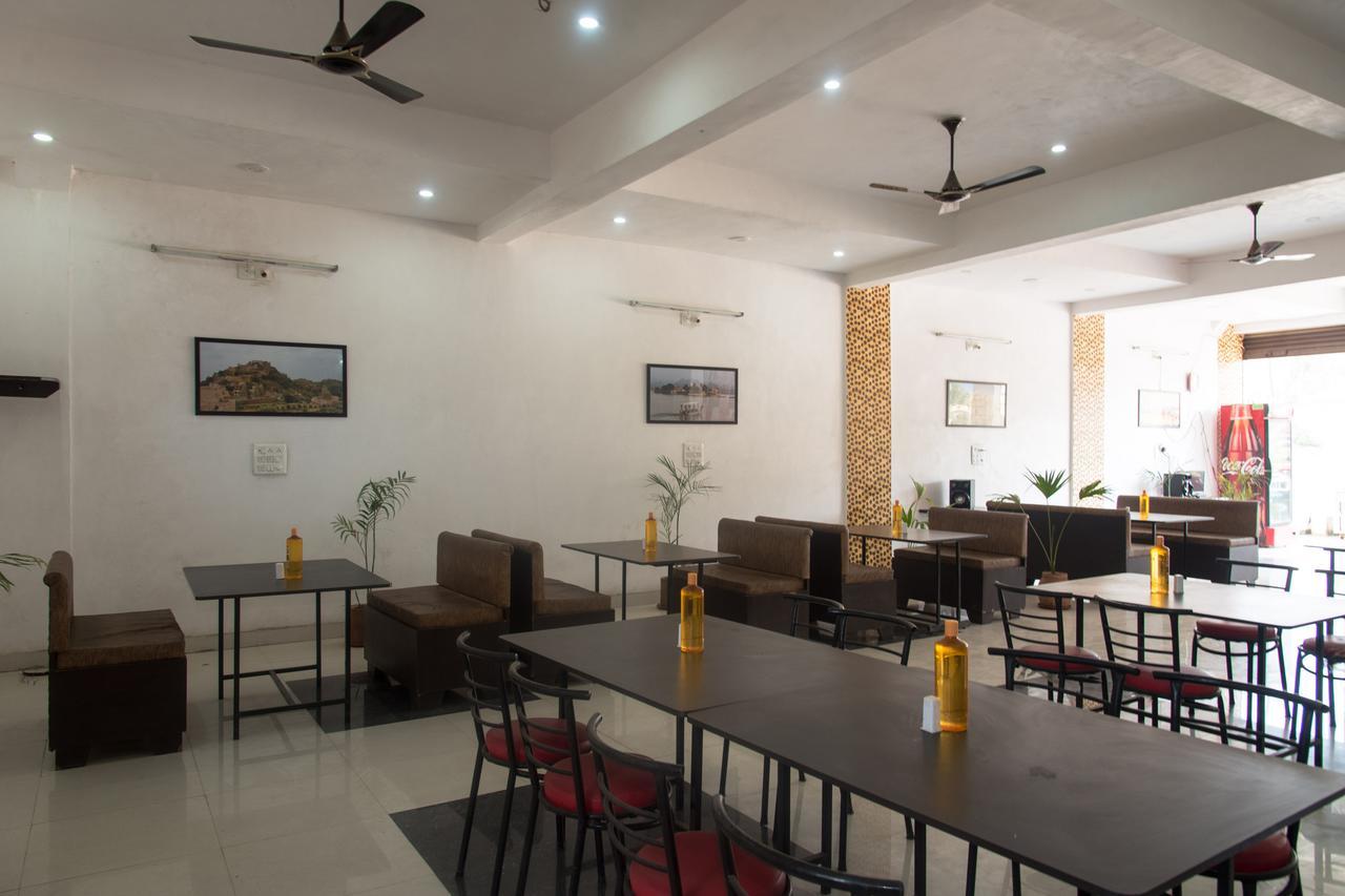 Hotel Oyo 11743 Shree Krishna Udaipur
