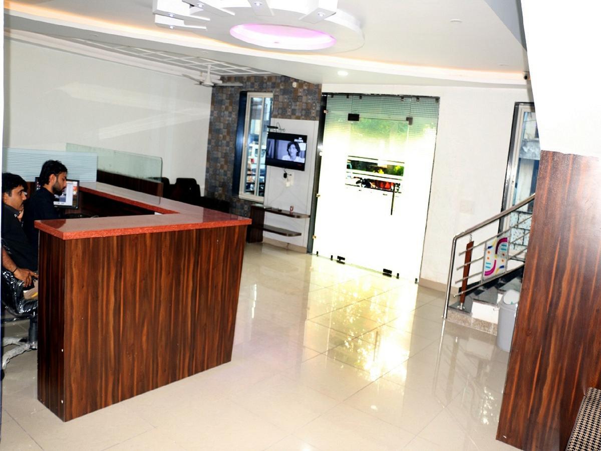 Mahalaxmi Hotel *