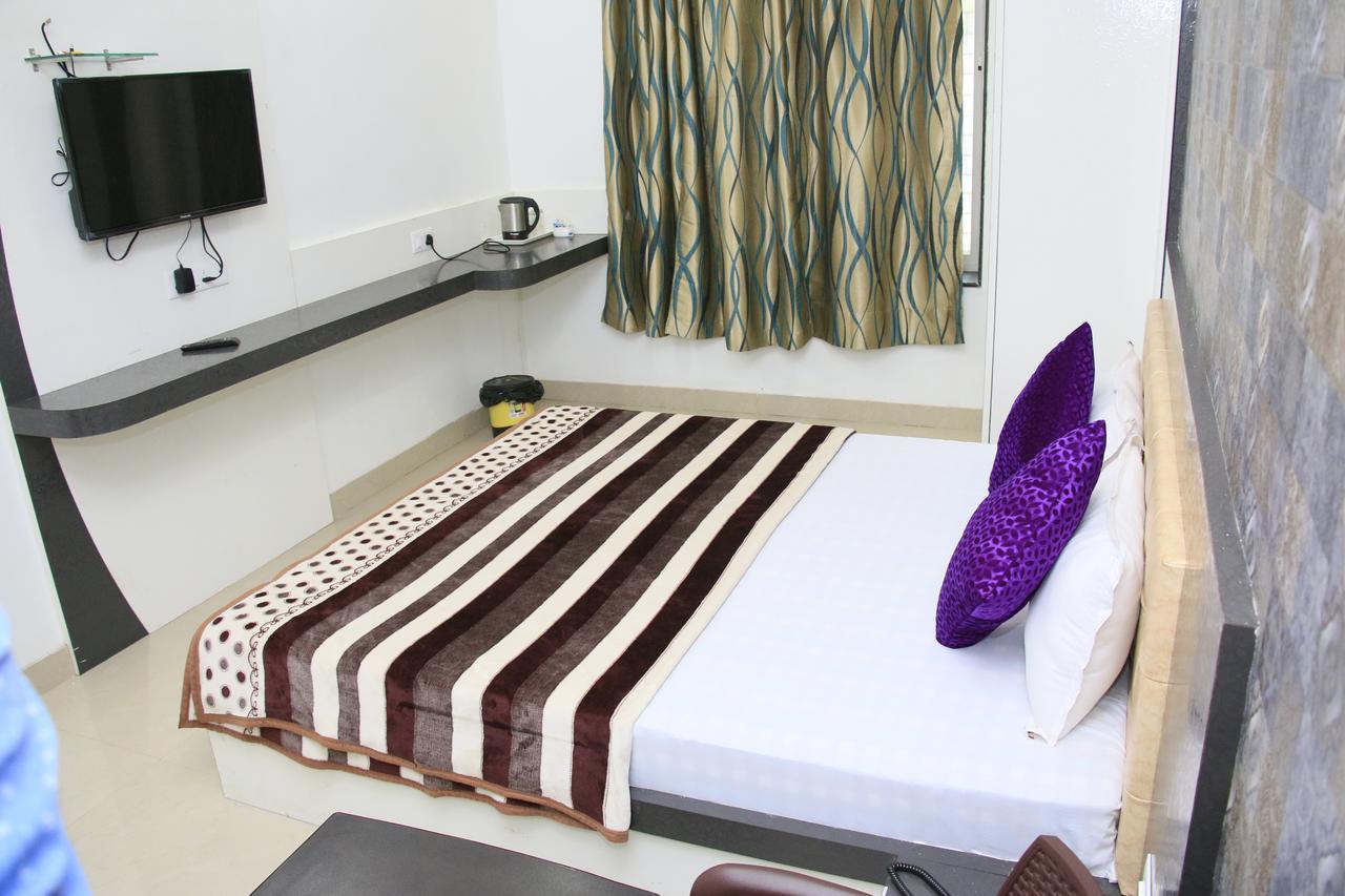 Mahalaxmi Hotel *