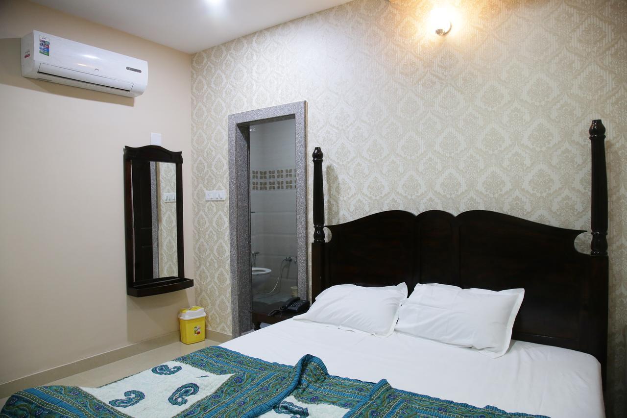 Hotel Harsh Palace *