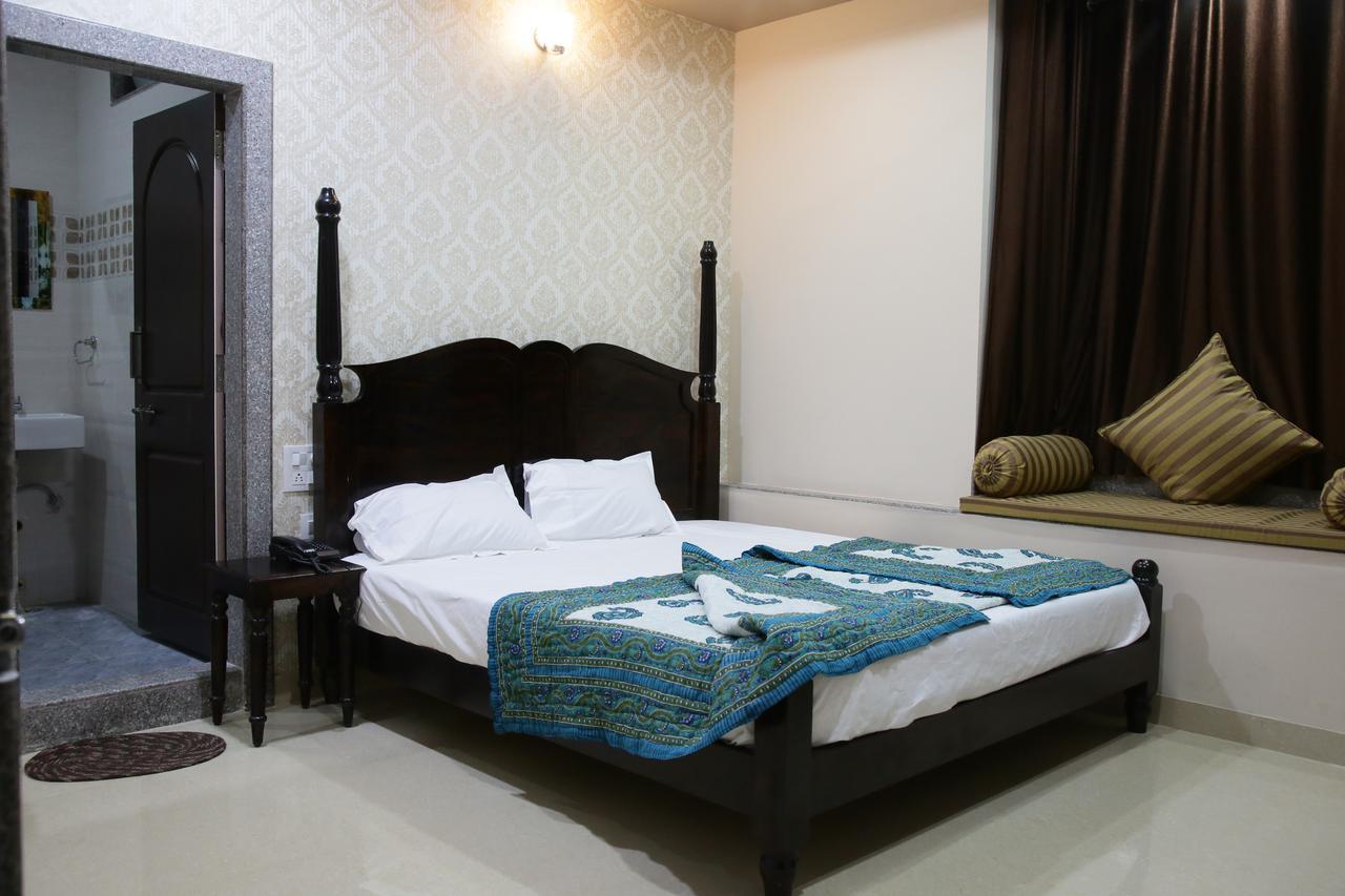 Harsh Palace Hotel *