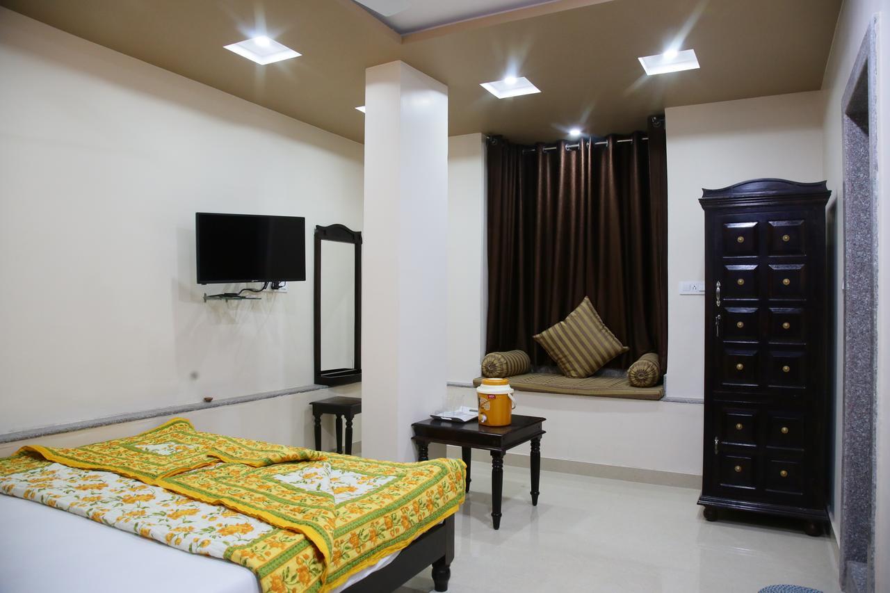 Harsh Palace Hotel *