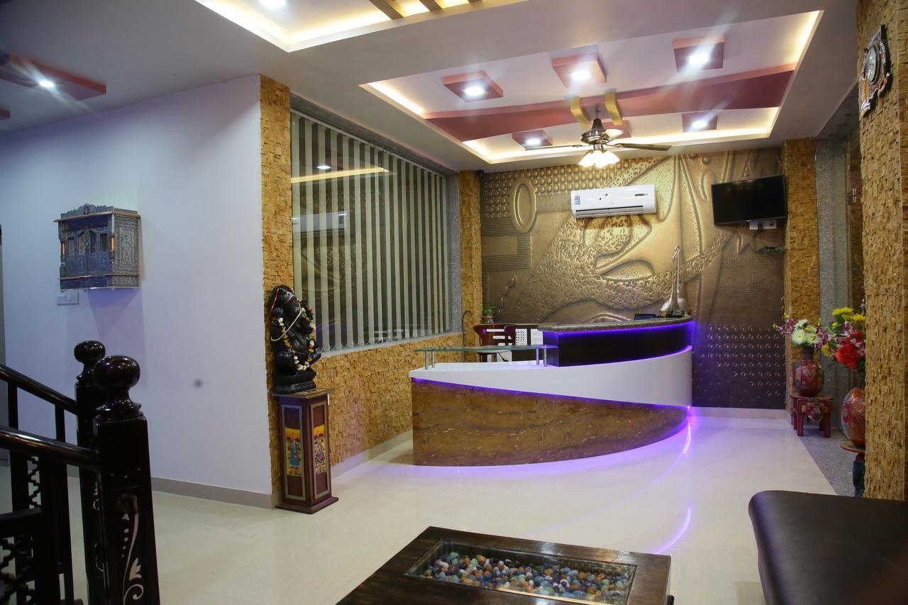 Hotel Harsh Palace *