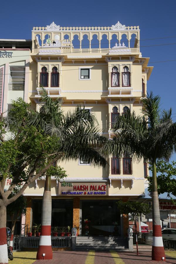 Hotel Harsh Palace *