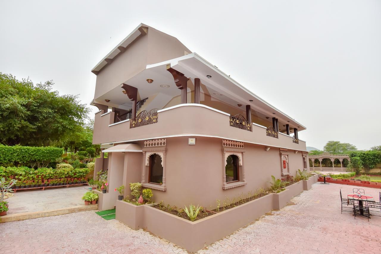 Resort Araliayas & Udaipur
