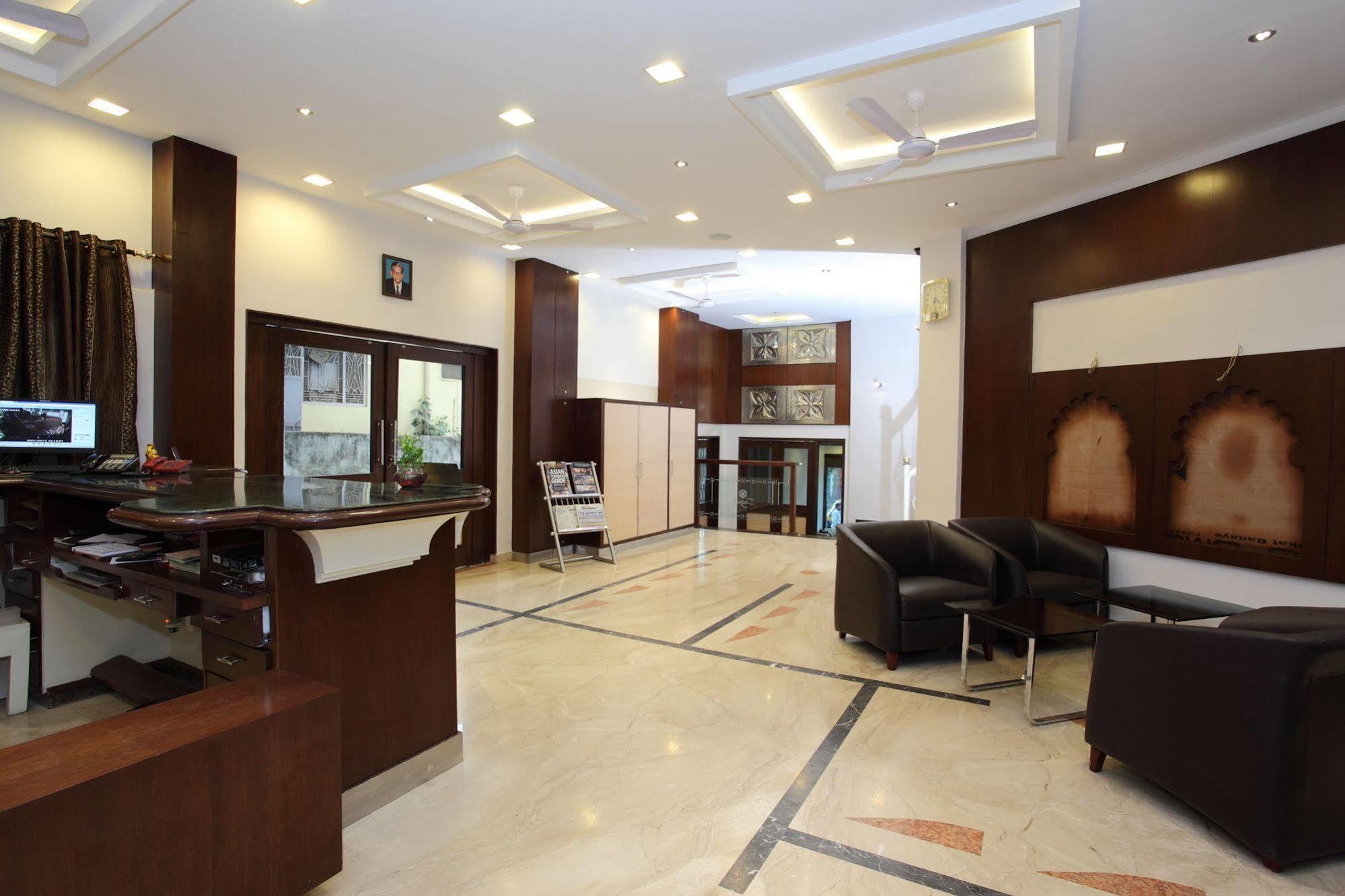 Dayal Hotel 2*