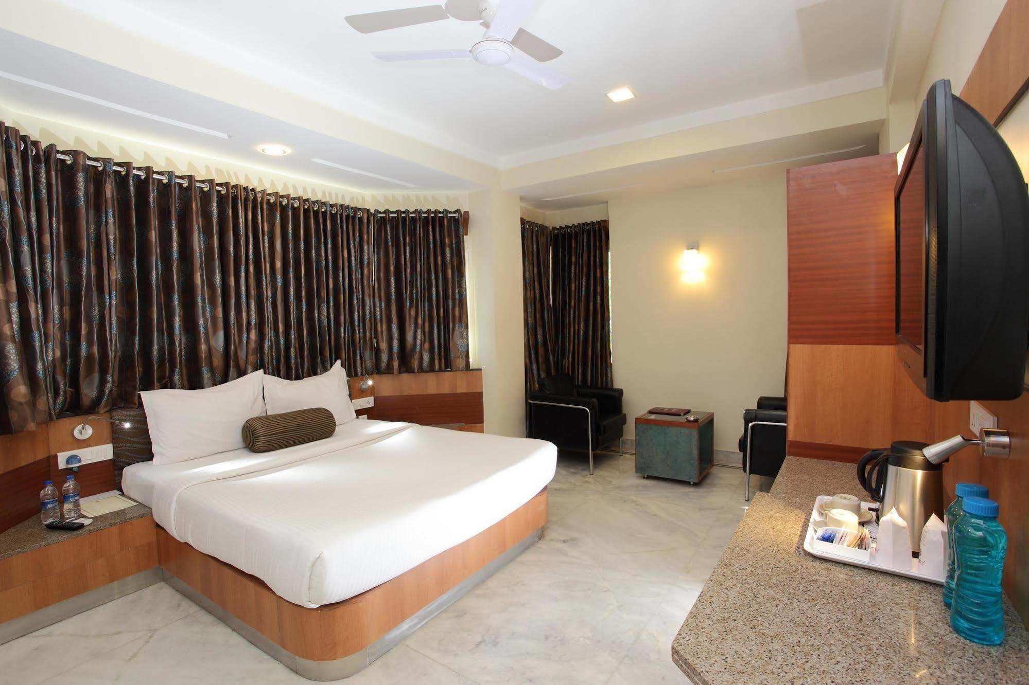 Dayal Hotel 2*