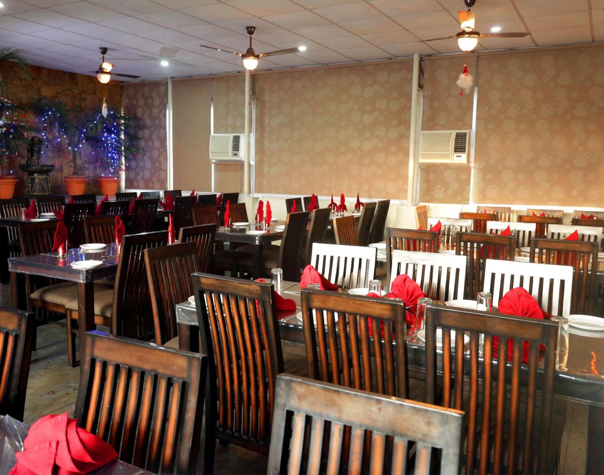 Padmini Palace 2*