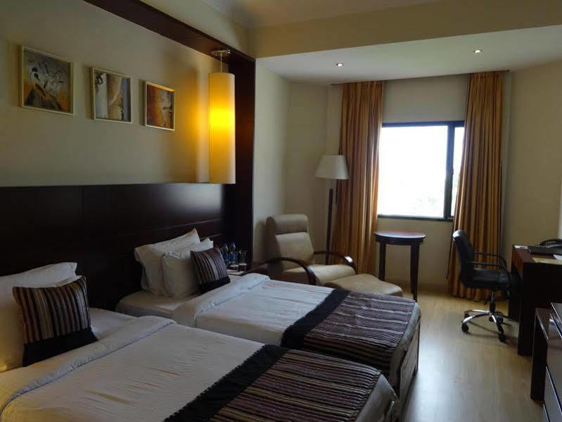 Hotel Golden Tulip 3*