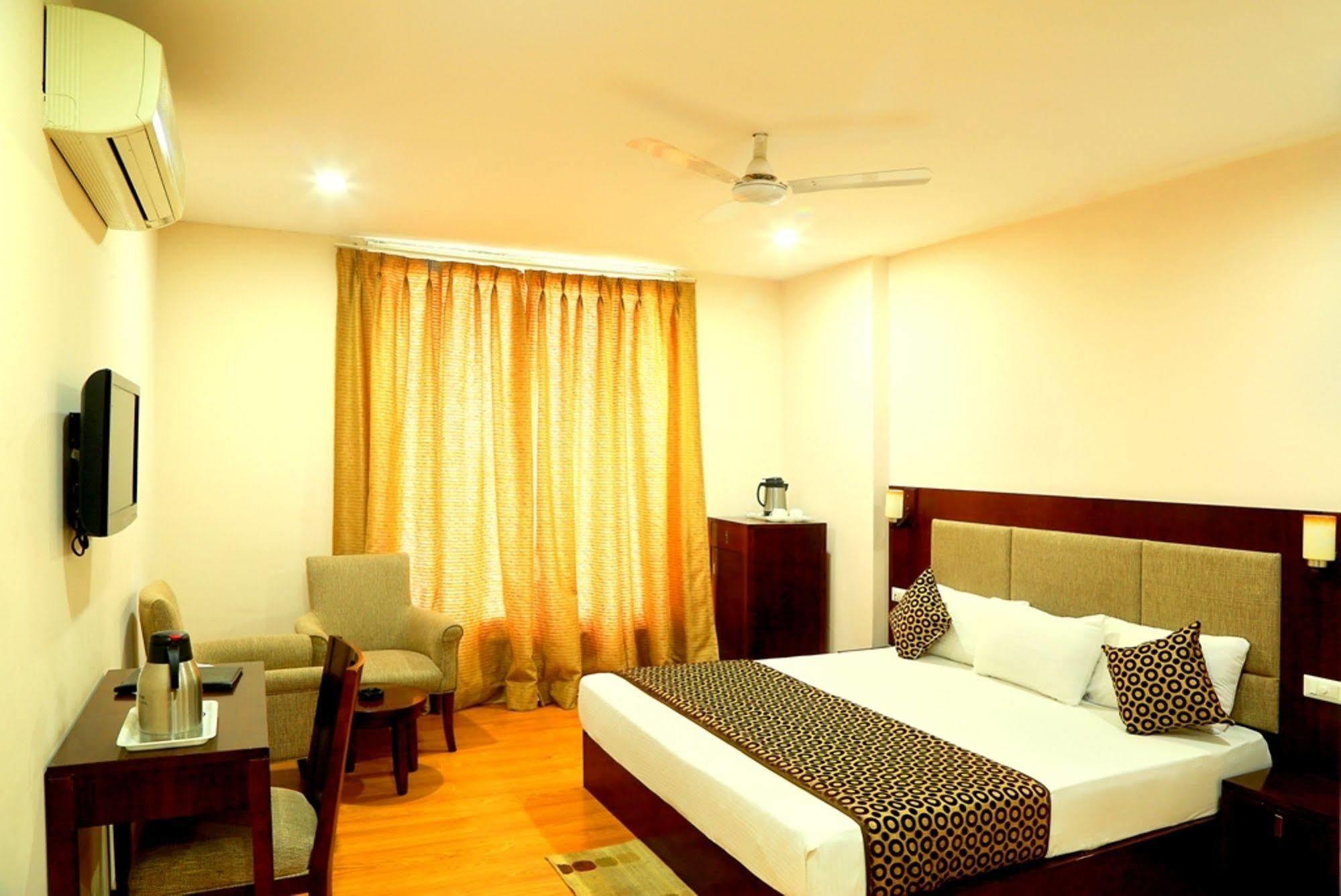 Royal Palm - A Budget In Hotel 3*