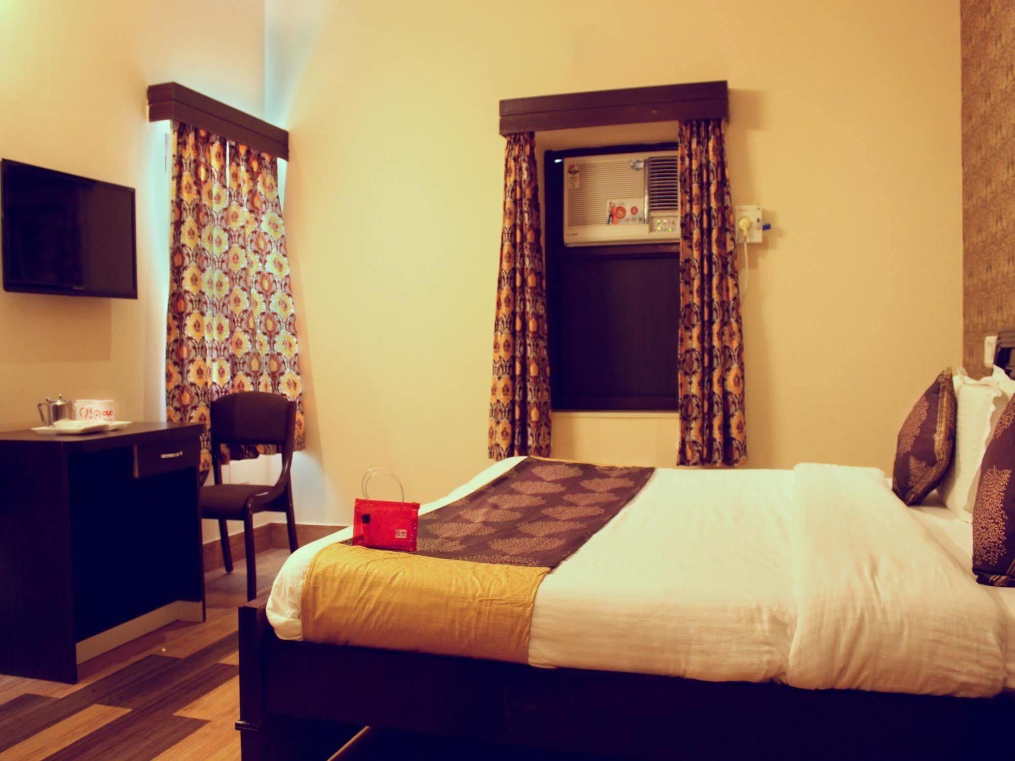 Collection O Royal Icon Hotel 3*