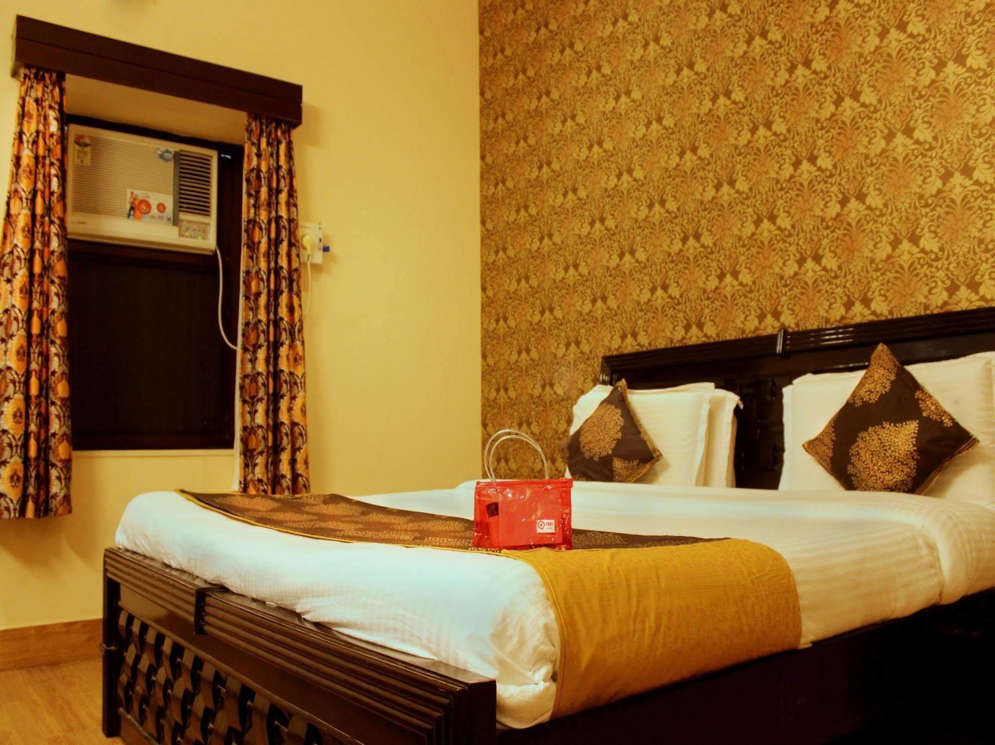 Collection O Royal Icon Hotel 3*