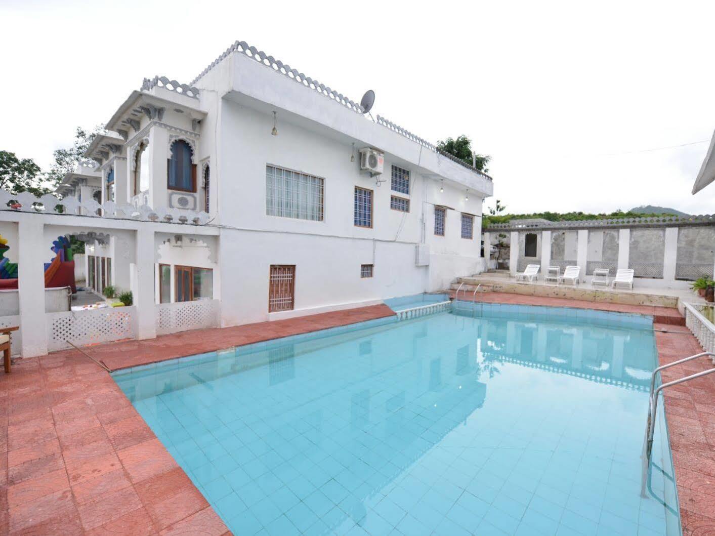 Devendragarh - A Boutique Facing On Fateh Sagar Hotel 3*