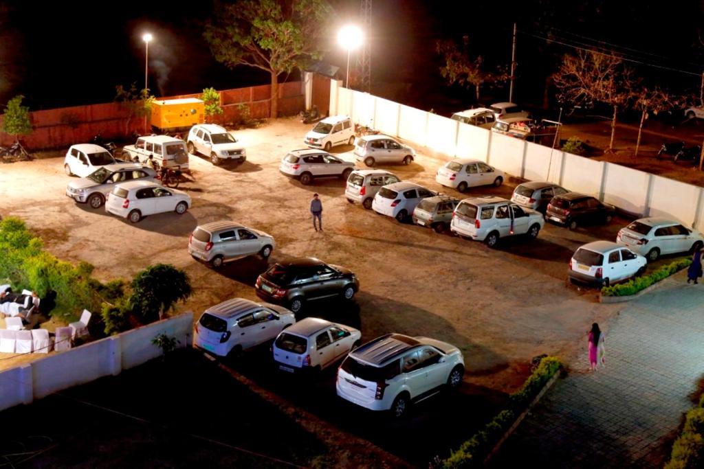 Resort Dreams Udaipur