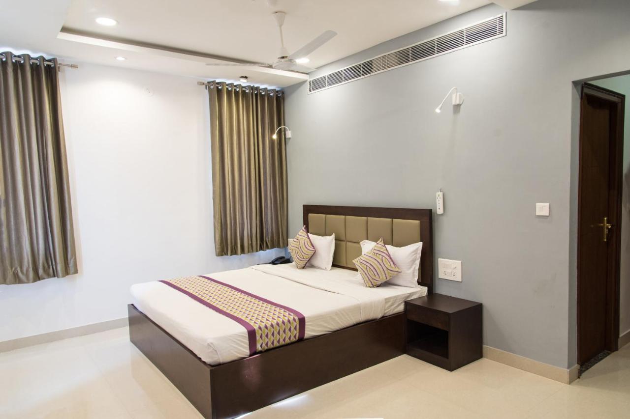 Oyo 10147 Icon Hotel Udaipur