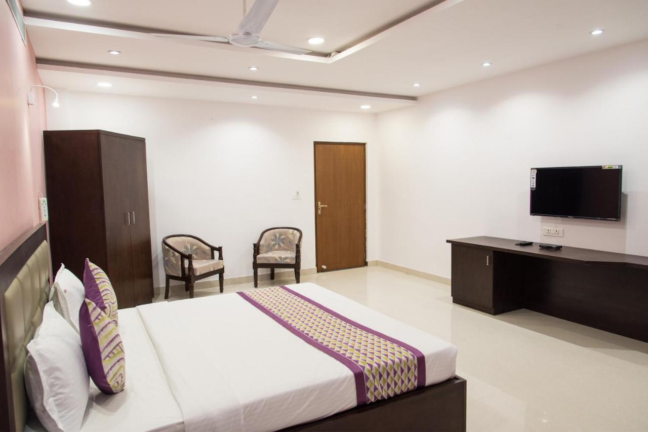 Oyo 10147 Icon Hotel Udaipur